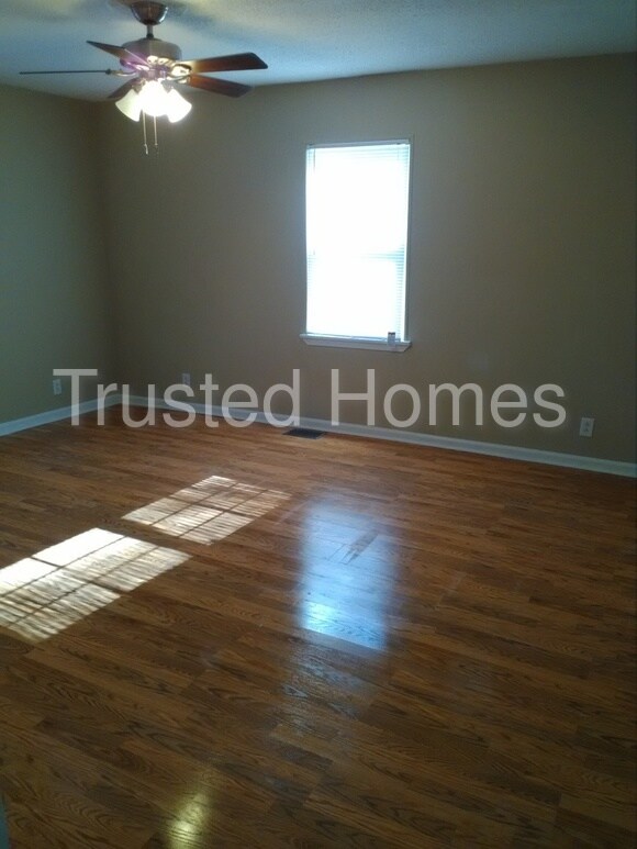 Foto del edificio - 12485 Swan Ln