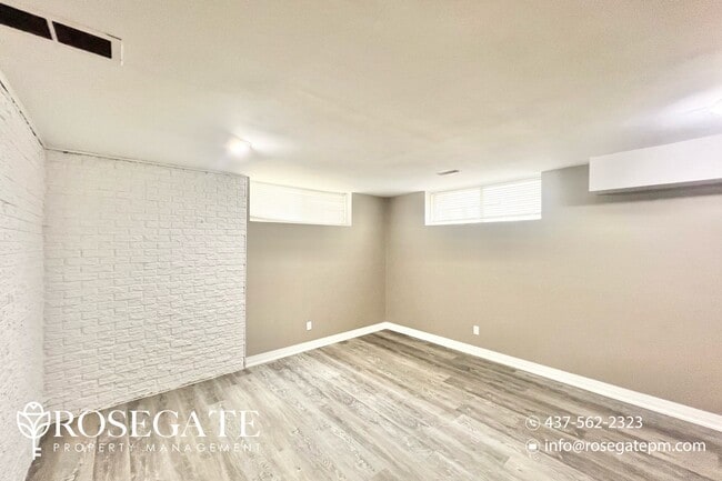 Building Photo - Newly Renovated 2-Bedroom | 1,000 Sq Ft | ...