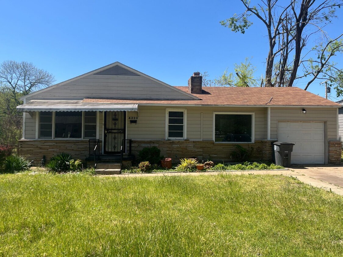 Primary Photo - Beautiful 4 bedroom home ready to move in!