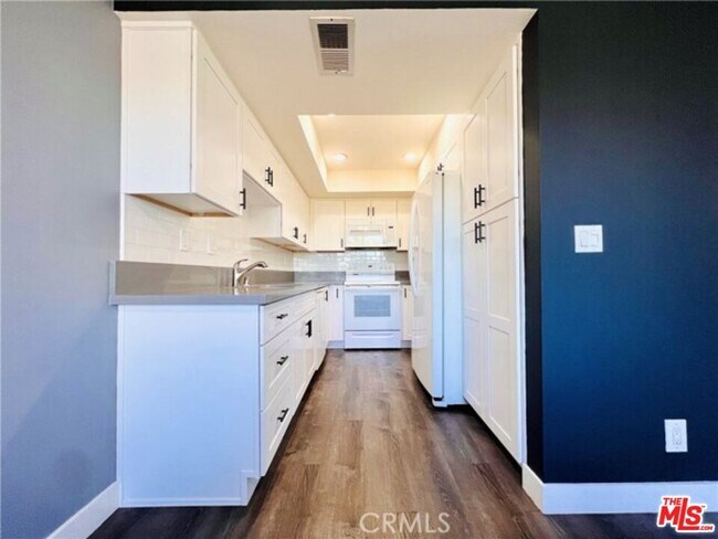 Foto del edificio - 803 E Victoria St