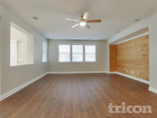 Foto del edificio - 241 Branch Valley Dr