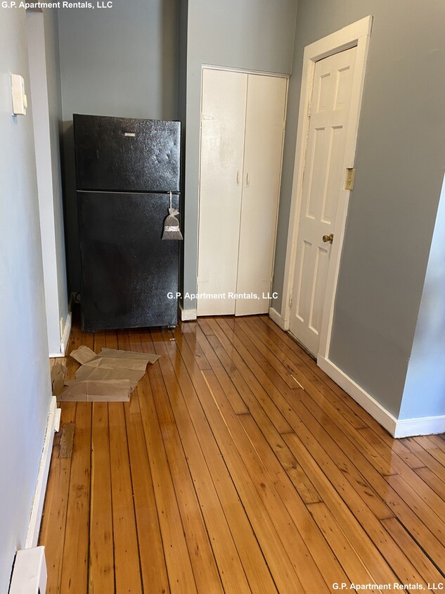 Building Photo - 35 Otis St