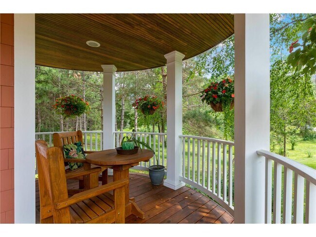 Building Photo - 13840 Tomahawk Ln S