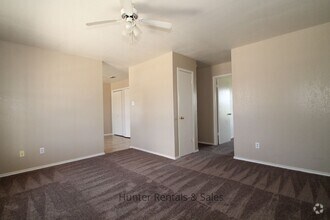 Building Photo - 1510 Benttree Dr