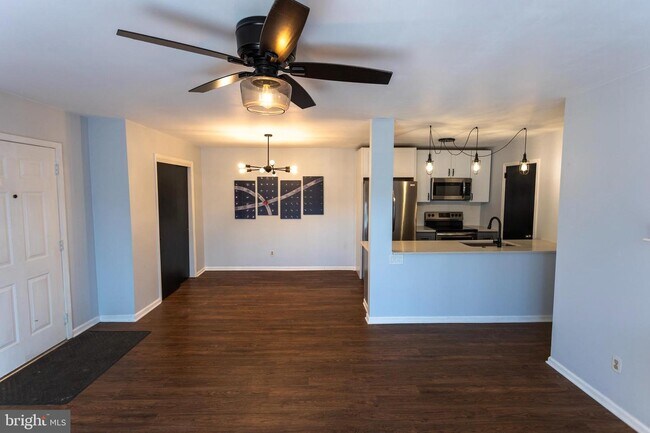 Building Photo - 74 Le Forge Ct