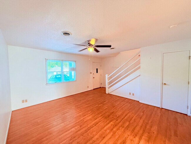 Foto del edificio - 525 Sulphur Spring Rd