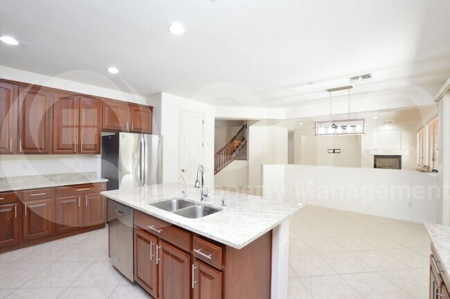 Building Photo - 2128 E Leo Pl