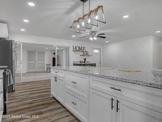 Building Photo - 872 Sadnet Cir NE