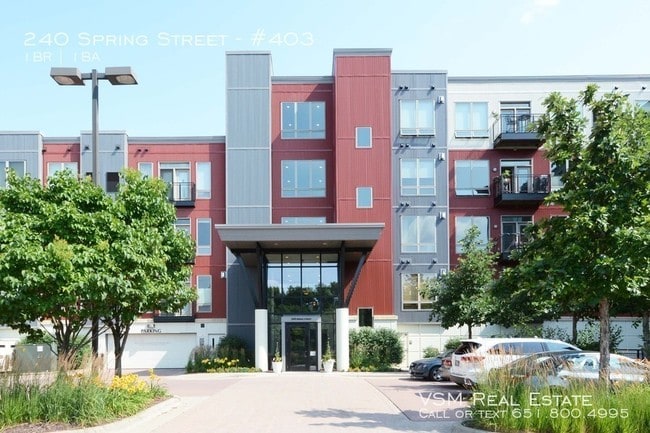 Building Photo - 240 Spring St