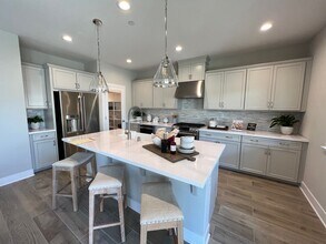 Building Photo - 809 Cosmos Dr