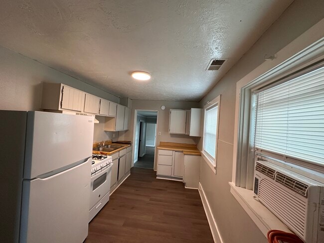 Building Photo - 2164 Jackson St