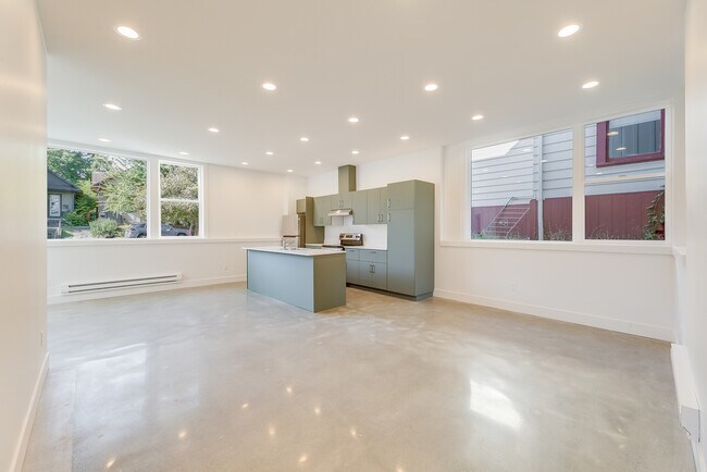 Building Photo - 1414 20th Ave