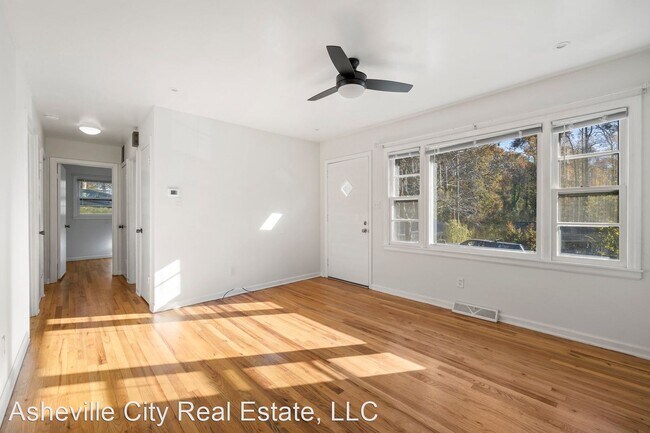 Foto del edificio - 2 br, 1 bath House - 20 Rosemary Road