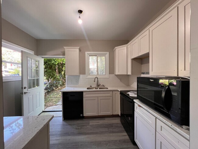 Building Photo - New Lower rate!! Completely Remodeled Town...