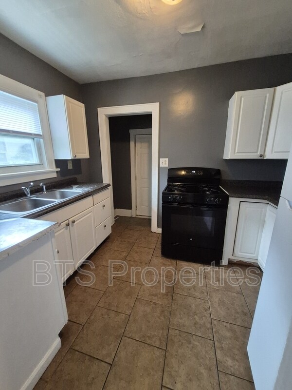 Foto principal - 3616 NE Monroe St