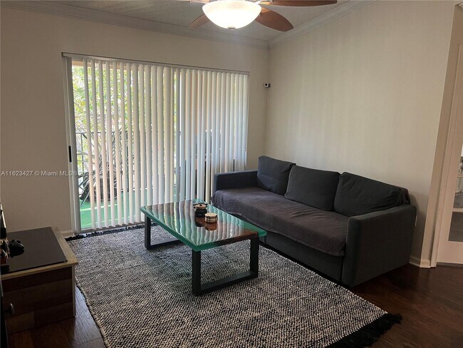 Foto del edificio - 4852 N State Rd 7