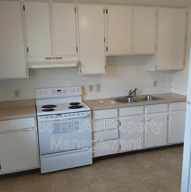 Building Photo - 204 14th St
