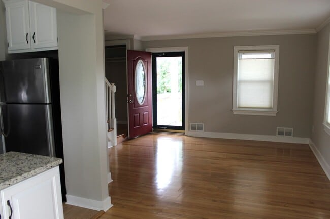 Building Photo - Alexandria/Huntington Metro - 2705 Fort Dr...