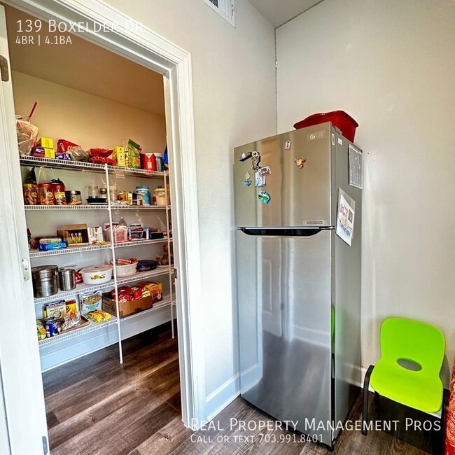 Building Photo - Spacious Single Family Home in Stafford/ N...