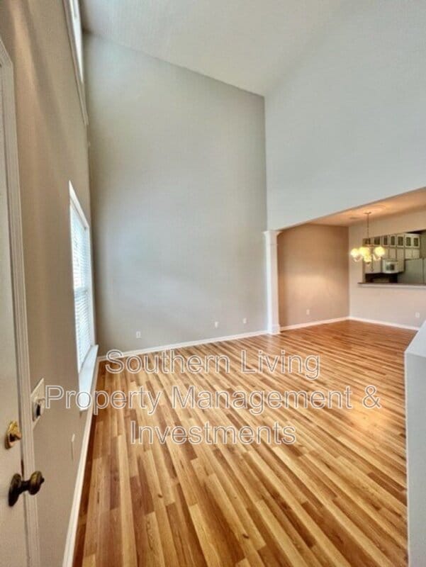 Building Photo - 8214 Drakeview Ct