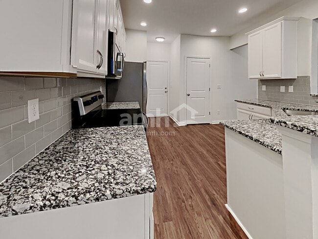 Foto del edificio - 1499 Charcoal Ives Rd