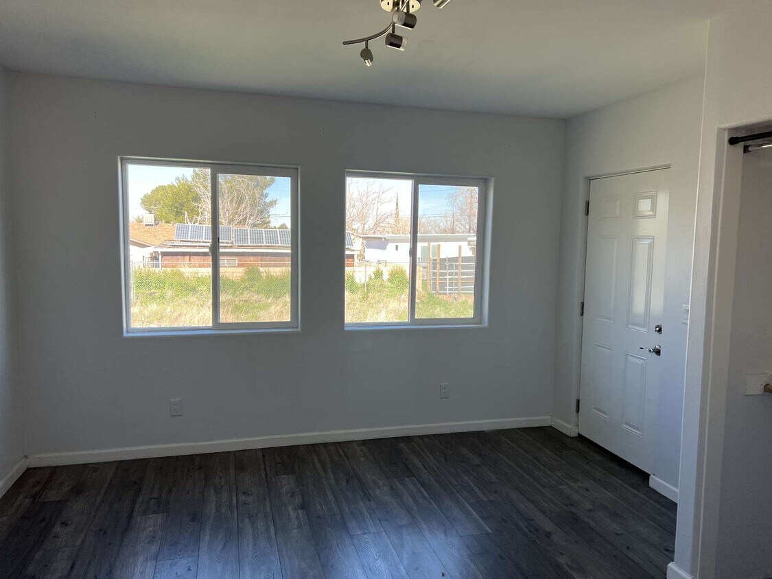 Building Photo - 4835 Ave L-14