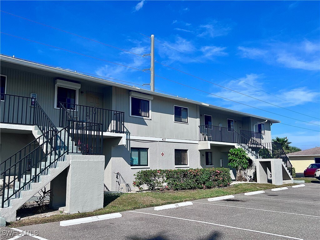Primary Photo - 423 Cape Coral Pkwy W