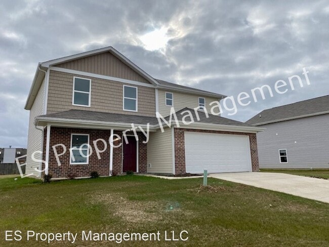 Building Photo - 5 br, 3 bath House - 2905 W. Kings Canyon Dr.
