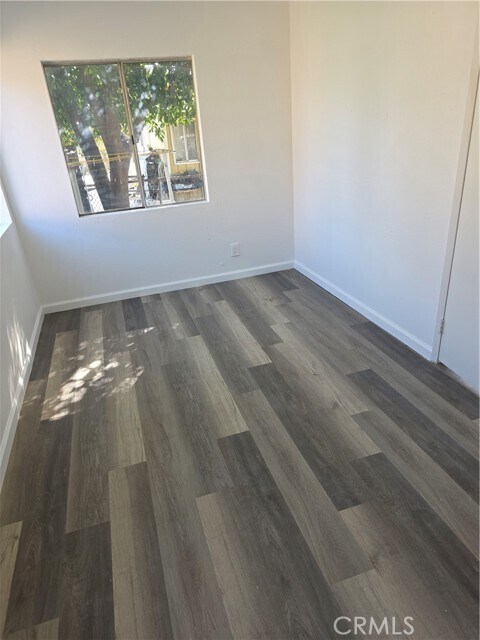 Foto del edificio - 1387 W 6th St