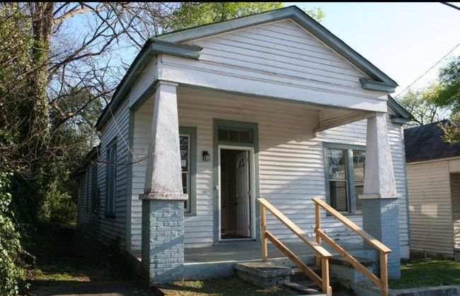 Building Photo - 801 20th St