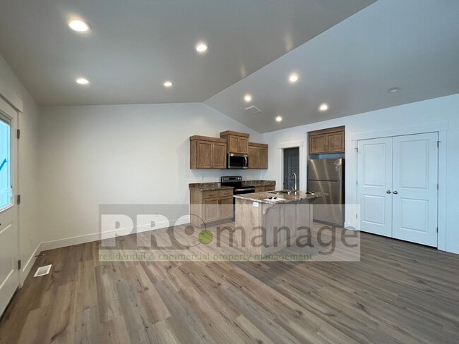 Building Photo - Brand New 3 Bed / 2 Bath Townhouse with 2-...