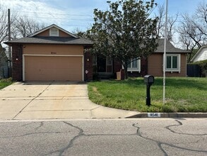 Building Photo - 8541 E Mount Vernon St