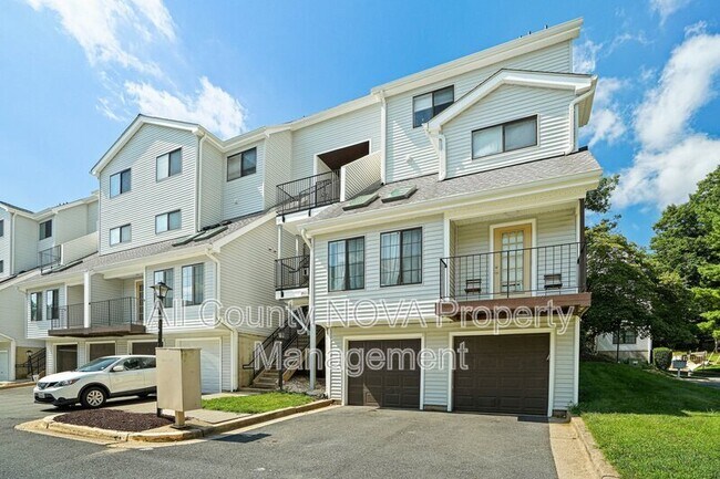 Photo - 1611 Carriage House Ter