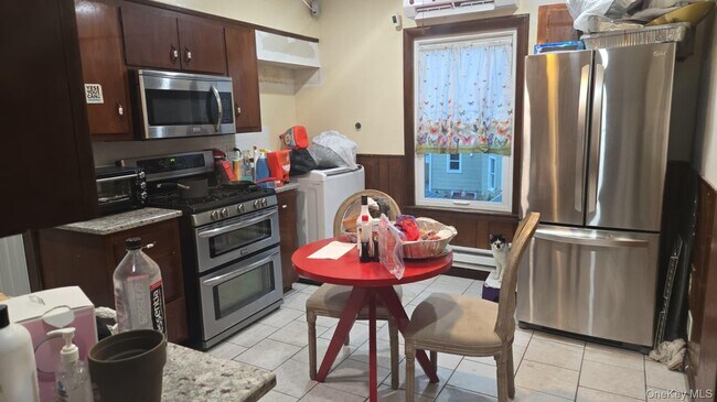 Foto del edificio - 222 Lockwood Ave