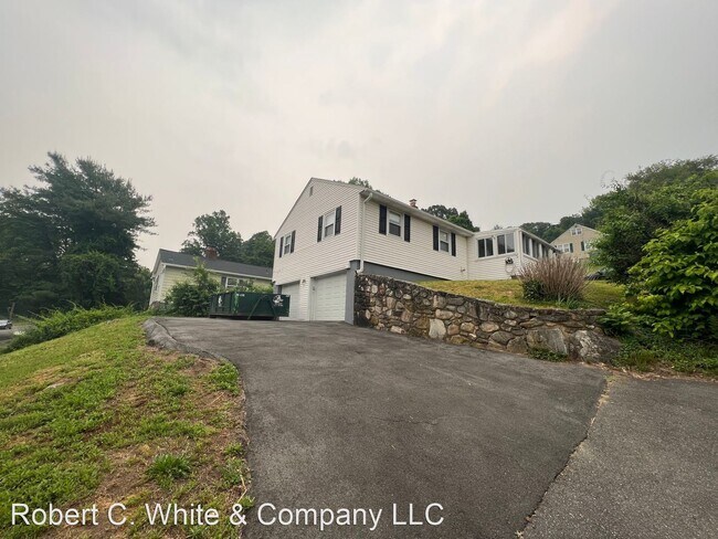 Building Photo - 3 br, 1 bath House - 72 Bellevue Terrace