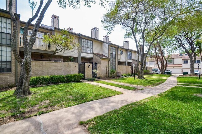 Building Photo - 712 Country Pl Dr