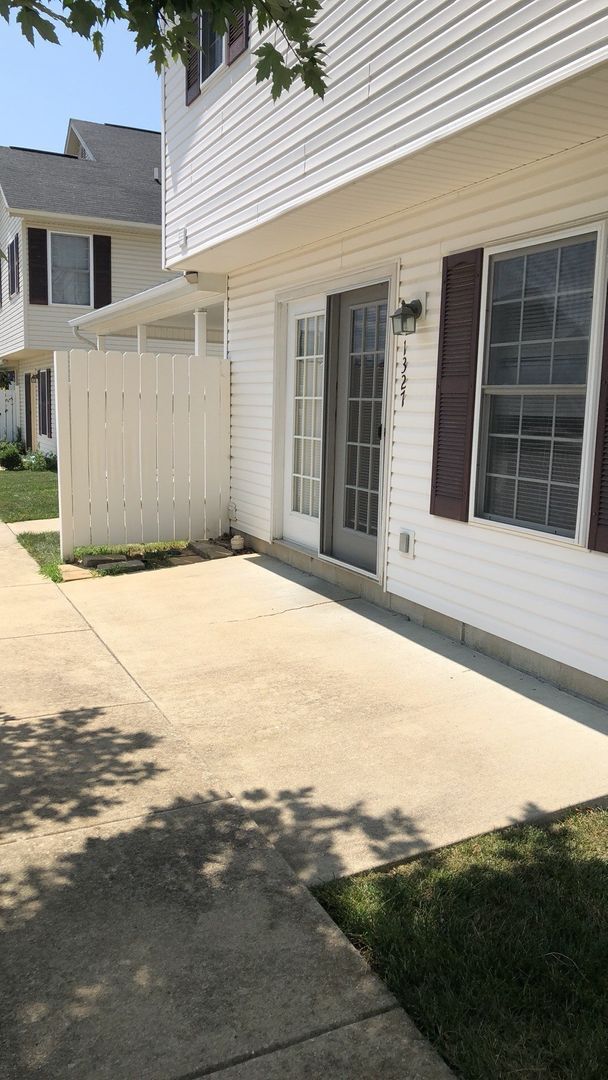 Building Photo - 1327 Cobble Creek Cir