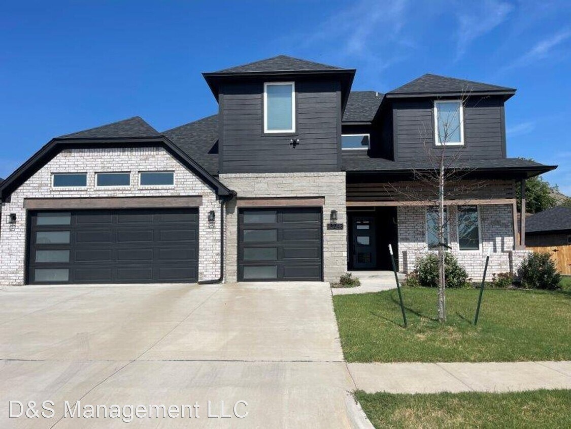 Primary Photo - 3 br, 2.5 bath House - 13243 Sawtooth Oak Rd