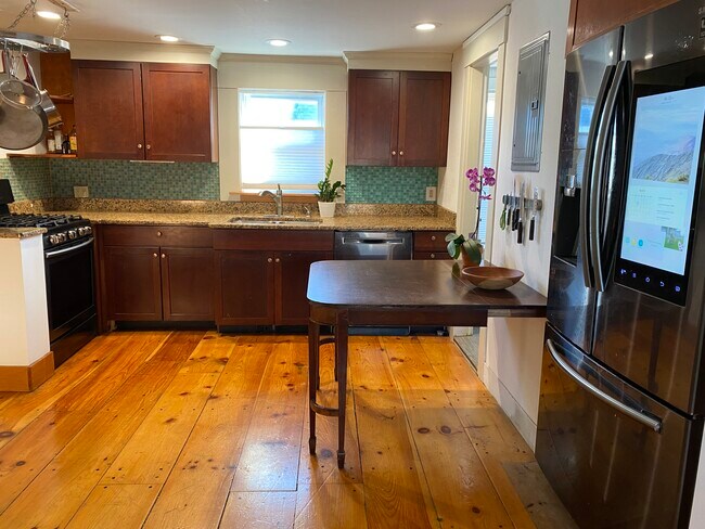Kitchen - 11 Green Street