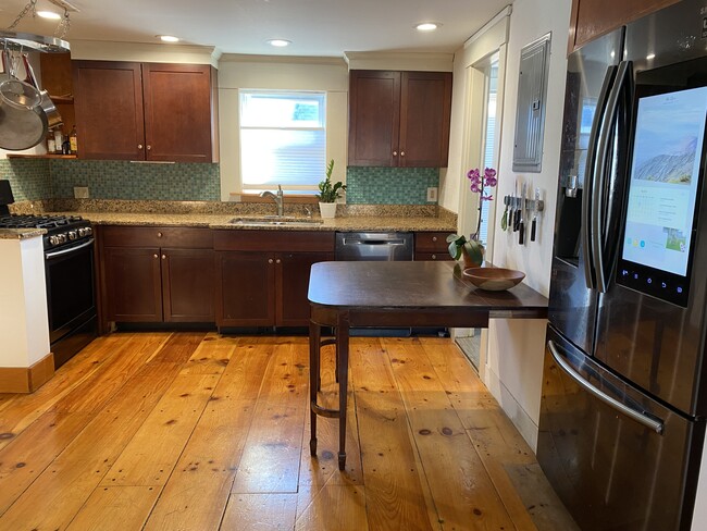 Kitchen - 11 Green Street