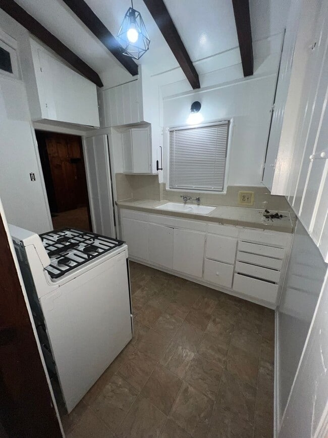 Photo - 665F Apartment