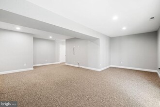 Building Photo - 89 Isabelle Ct
