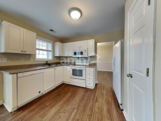 Building Photo - 108 Ashby Cross Ct