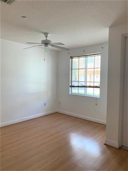 Building Photo - 1310 SW 3rd Ct