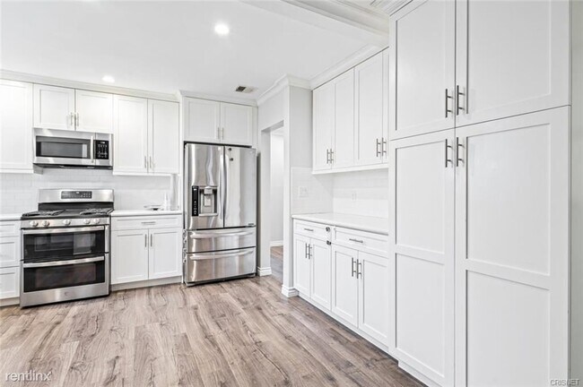 Building Photo - 5 br, 4 bath House - 6151 Beckford Ave
