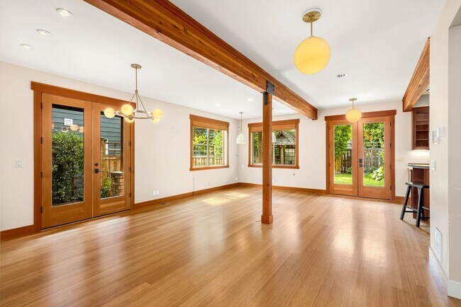 Foto del edificio - Charming Ravenna home with 5 bedrooms, 4 bathrooms
