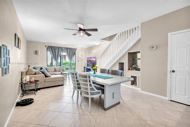 Foto del edificio - 4137 Briar Ln