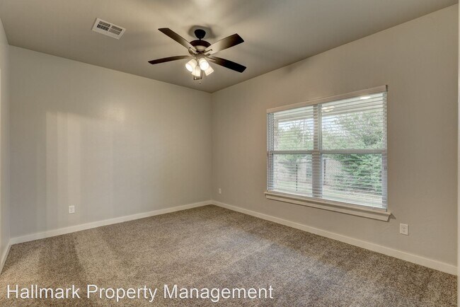 Building Photo - 3 br, 2 bath House - 721 Ivy Lane