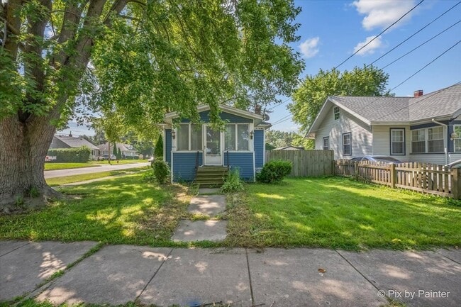 Building Photo - 645 Slade Ave