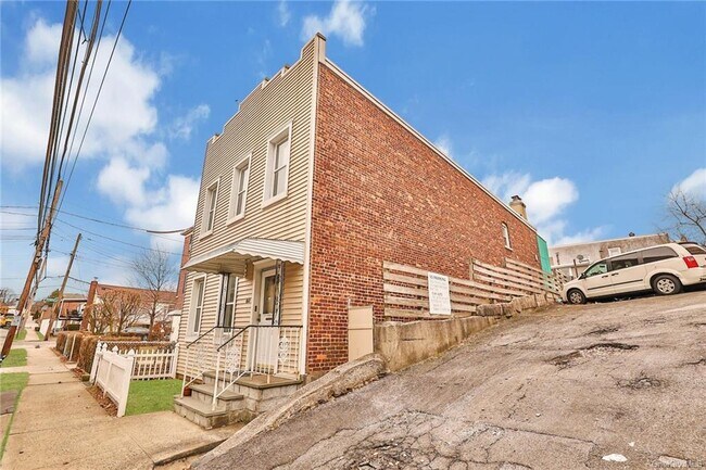 Building Photo - 60 Fortfield Ave